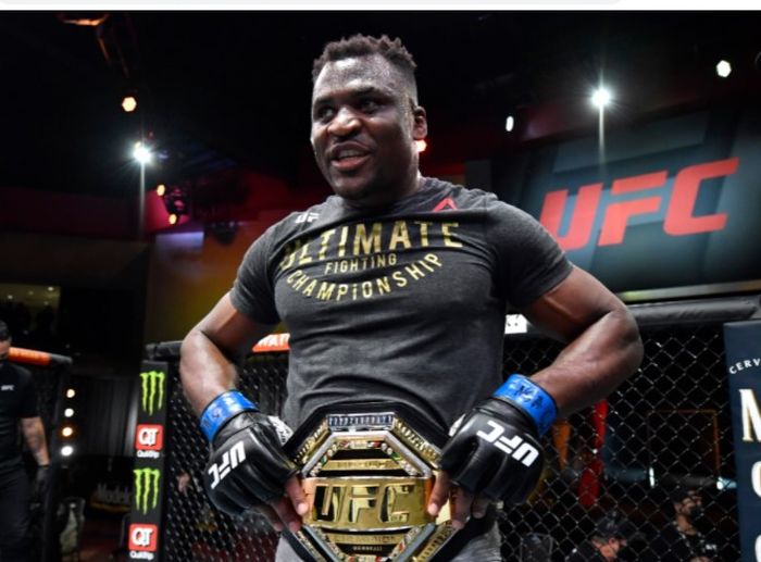 Francis Ngannou dinobatkan sebagai juara kelas berat UFC yang baru usai mengalahkan Stipe Miocic pada ajang UFC 260, Sabtu (27/3/2021).