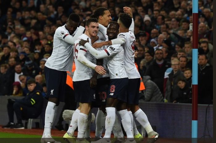 Selebrasi para pemain Liverpool saat menang 2-1 atas Aston Villa di Villa Park, Sabtu (2/11/2019).