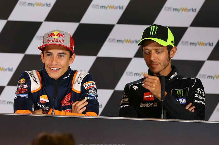 CEO Dorna Sports, Carmelo Ezpeleta sebut Marc Marquez dan Valentino Rossi tak akan pernah bisa berteman. 