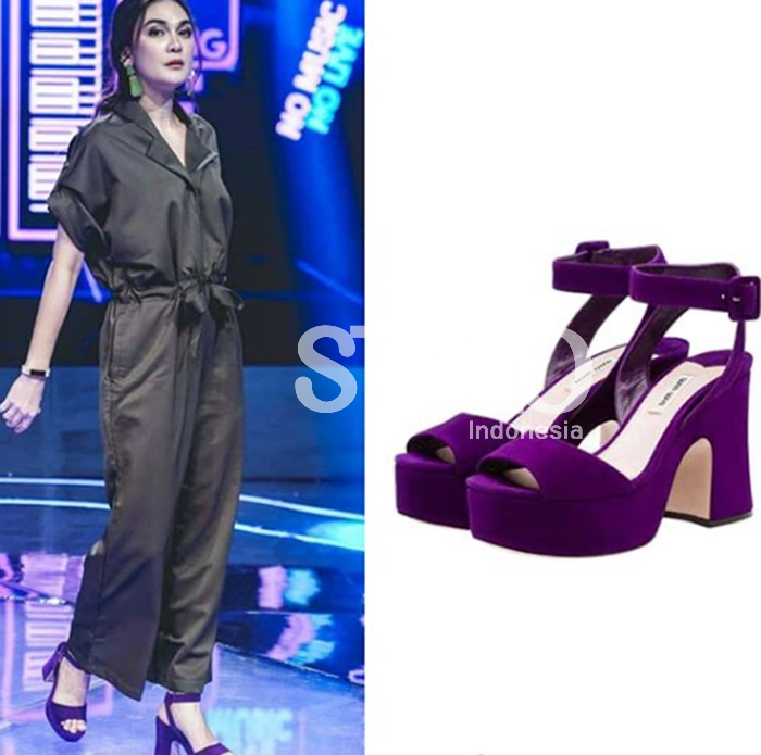 Sepatu Heels Luna Maya harganya capai puluhan juta.