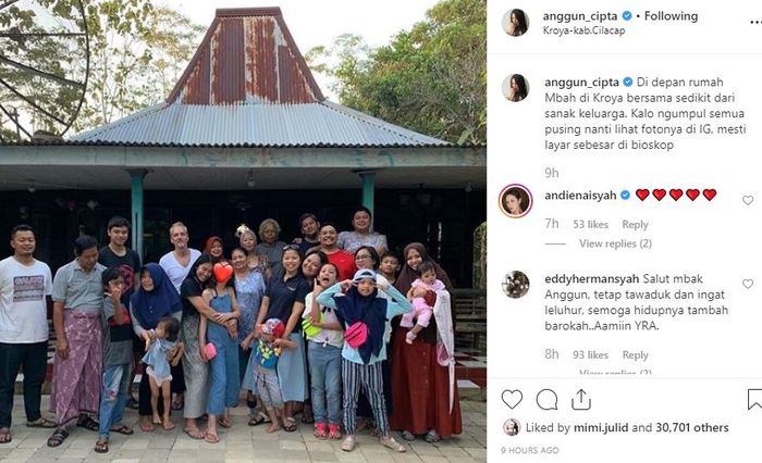 Anggun dan keluarga besarnya.