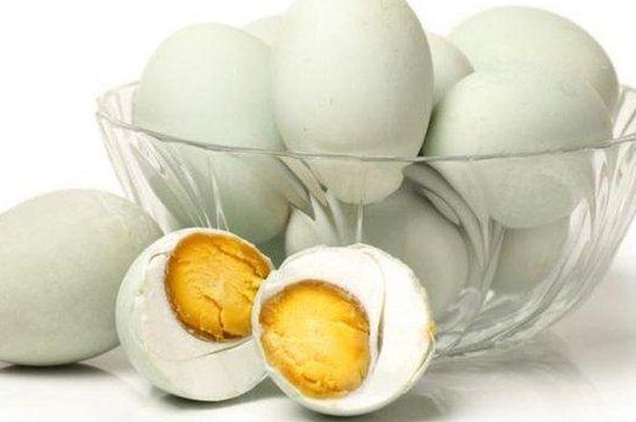 Cara Mudah Membuat Telur Asin Tanpa Menggunakan Bubuk Abu Cukup Pakai Bahan Yang Sudah Ada Di Dapur Ini Semua Halaman Nakita