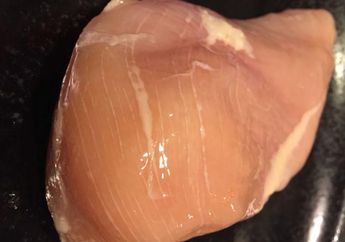 Jangan Beli Ayam yang Bergaris-garis Putih di Pasaran! Ini Bahayanya