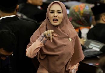 Dituding Nyerobot Posisi Teman Satu Partai Hingga Tak Becus Kerja, Mulan Jameela Ternyata Sudah Tanda Tangan Surat Pemecatan dari Gerindra Sejak Awal Dilantik Jadi DPR, Ahmad Dhani: Apa Kata Prabowo Itulah Titah!