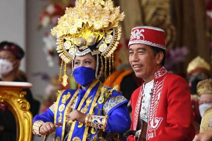 Heboh Sandal Mewah Ibu Negara Iriana Jokowi Saat Ikuti Upacara 17