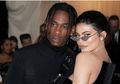 2 Tahun Berkencan, Kylie Jenner dan Travis Scott Berpisah Karena Belum Ingin Menikah?