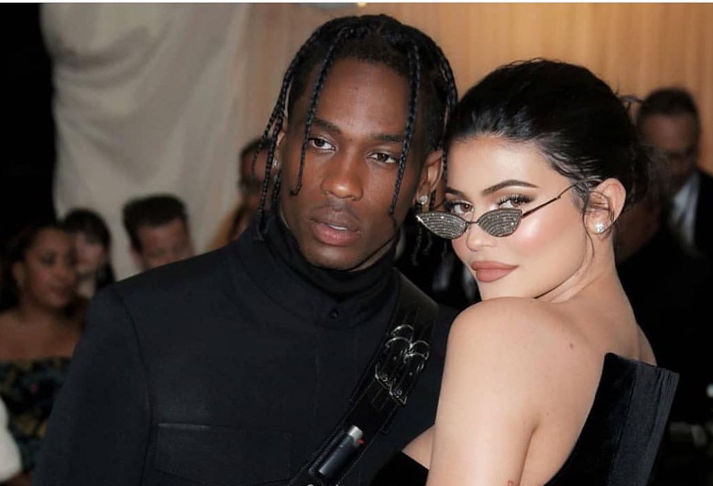 Mutusin Kylie Jenner Kenapa Travis Scott Tak Mau Menikah [ 438 x 620 Pixel ]