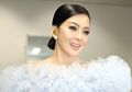 Mewah Banget, Syahrini Tenteng Tas Hermes Terbaru Seharga 2 Milyar Rupiah Sambil Jaga Keponakan