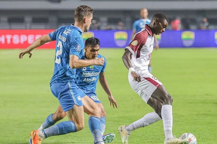 Persib vs PSM di Stadion Gelora Bandung Lautan Api, Senin (4/12/2023).