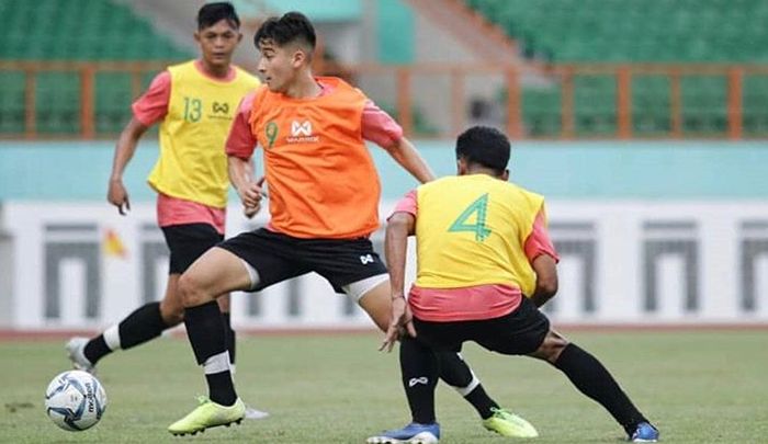 Pemain Lincoln City U-18, Jack Brown, saat mengikuti seleksi timnas U-19 Indonesia di Stadion Wibawa Mukti, Bekasi, Rabu (15/1/2020).