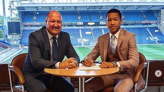 Joseph Simatupang Ferguson, pemain berdarah Batak yang dikontrak beasiswa oleh klub Inggris, Blackburn Rovers U-18