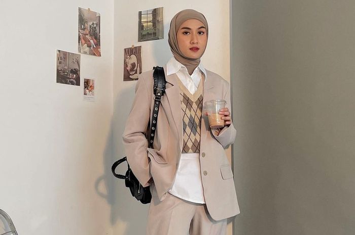5 Inspirasi Outfit Magang Hijab yang Rapi Tapi Tetap Santai dan Nyaman ...