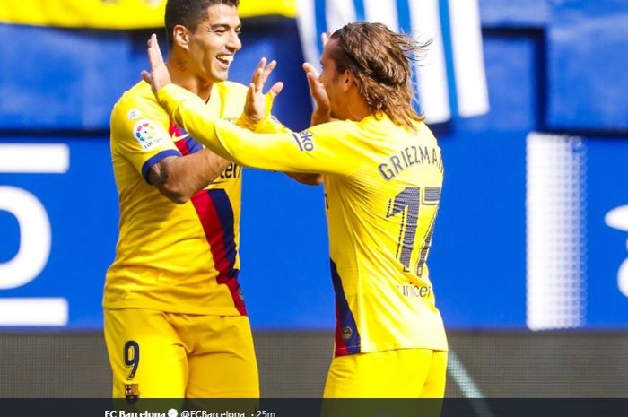 Luis Suarez merayakan gol yang dicetak Antoine Griezmann ke gawang Eibar yang membawa Barcelona unggul 1-0 atas Eibar pada pertandingan pekan ke-9 Liga Spanyol, Sabtu (19/10/2019).