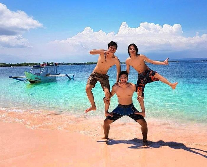 Ammar Zoni dan kedua adiknya yang hobi kegiatan outdoor