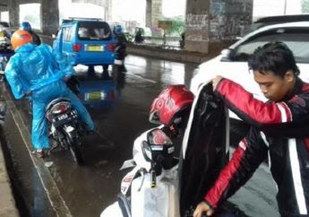 Hari Ini 4 Wilayah Jakarta Diperkirakan Hujan, Pemotor Jangan Neduh Sembarangan Ya