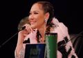Seksi Pakai Dress Mini Saat Jadi Juri Indonesian Idol, BCL Makin Gemas Tenteng Tas Mungil Belasan Juta Rupiah