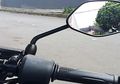 Kaca Spion Bawaan Pabrik Selalu Lebih Lebar dari Setang, Ternyata Ada Alasannya Loh