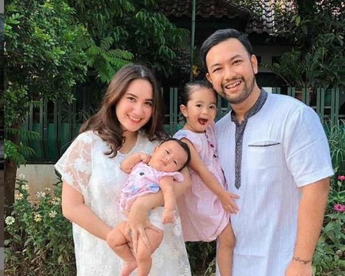 Maryam Haniy dan keluarganya