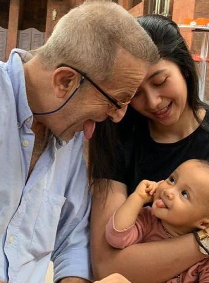 Ayah mertua Chicco Jerikho meninggal dunia