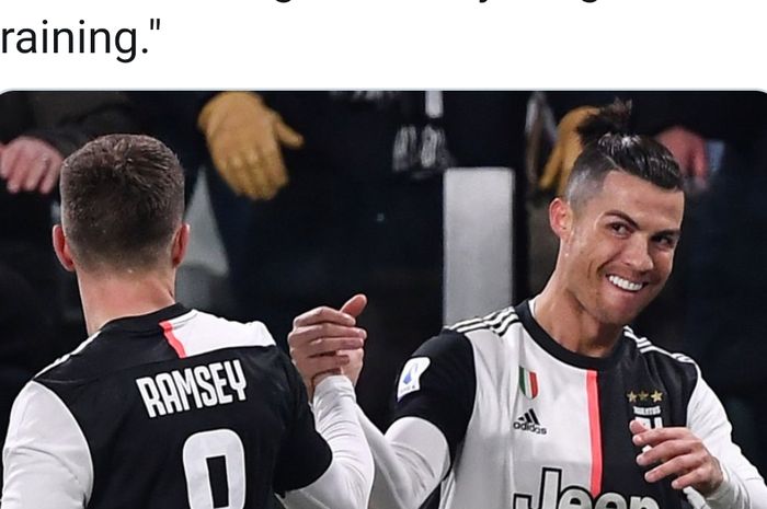 Megabintang Juventus, Cristiano Ronaldo, dan rekan setimnya, Aaron Ramsey.