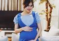 Jadi Bumil, Syahnaz Sadiqah Justru Tampil Seksi Pakai Mini Dress Aksen Transparan!