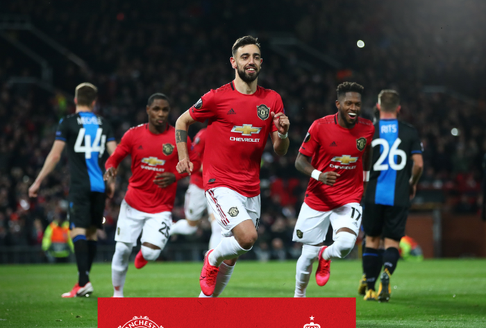 Gelandang Manchester United, Bruno Fernandes, merayakan gol yang dicetak ke gawang Club Brugge dalam laga leg kedua babak 32 besar Liga Europa di Stadion Old Trafford, Kamis (27/2/2020).