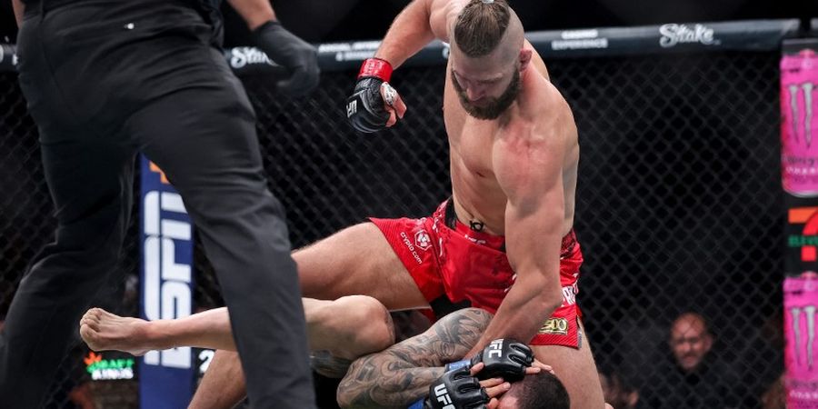 Hasil UFC 300 - Parade Kemenangan Brutal Mantan Juara hingga Bantingan Smack Down Tersaji