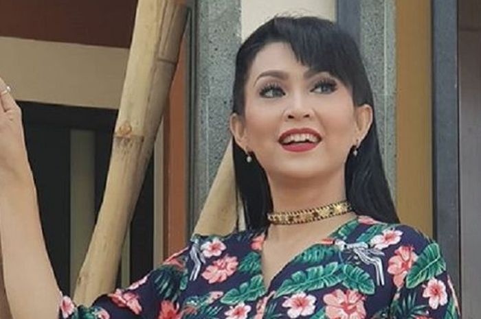 Mantap Tinggalkan Dunia Hiburan, Pedangdut Cantik Ini malah Banting Setir jadi Dukun hingga Dijauhi Keluarga Sendiri: Saya nggak Mungkin Mundur