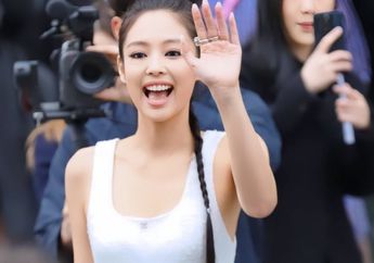 Jennie BLACKPINK Pamer Kedekatan dengan Park Seo Joon di Paris Fashion Week 2023