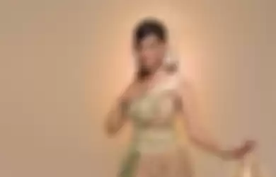 Terlepas foto Miss World Malaysia 2021 dengan gaun batik diserbu netizen +62, rupanya Lavanya Sivaji punya gelar mentereng. 