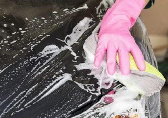 Emak-emak Wajib Tahu, Ini Kenapa Cuci Mobil Sendiri Jangan Pakai Sabun untuk Piring