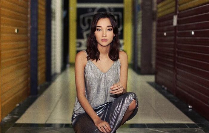 Gaya kasual Carissa Perusset