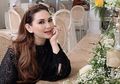 Suara Merdu Nia Daniaty yang Sedang Nyanyikan Lagu Happy Birthday untuk Anak Maudy
