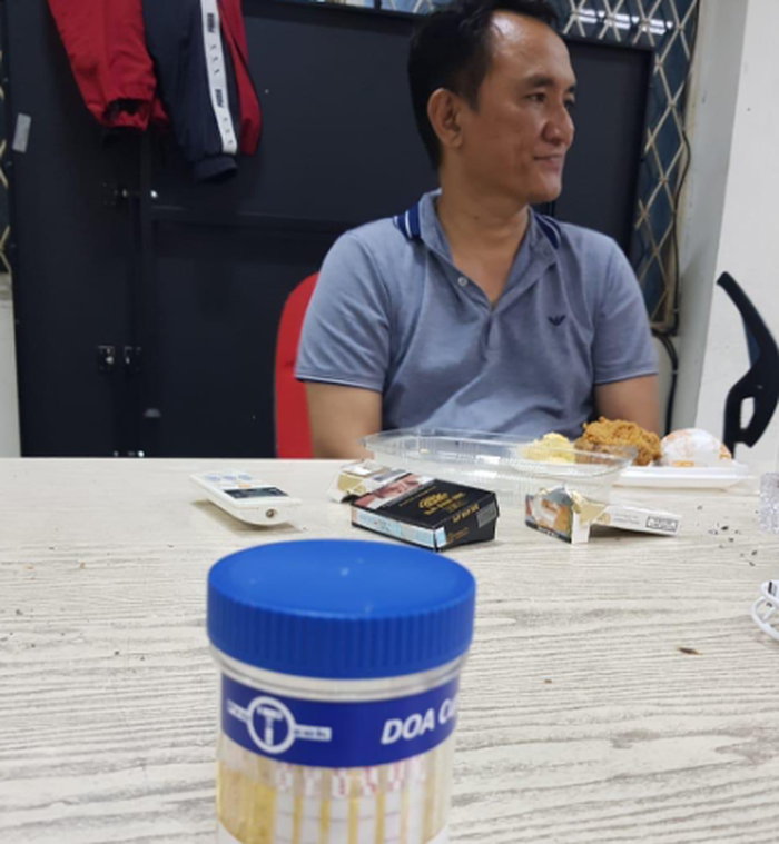 Andi Arif ditangkap karena narkoba.