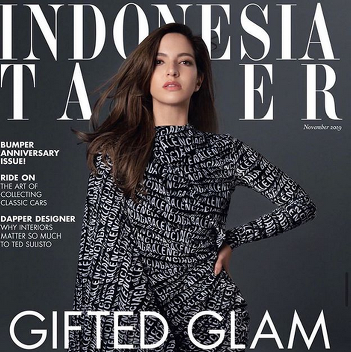 Intip Tampilan Nia Ramadhani Saat Jadi Cover Model Tiga Majalah Sekaligus Id