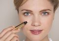 Cara Memilih Concealer Sesuai Jenis Kulit dengan Tepat, Wajib Tahu!