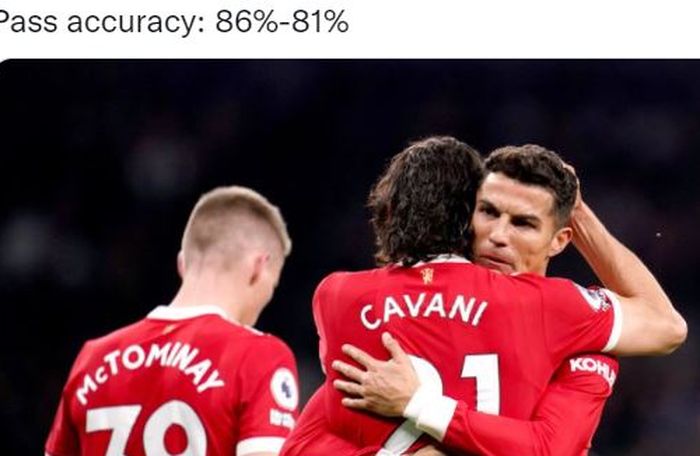 Dua striker Manchester United, Edinson Cavani dan Cristiano Ronaldo, melakukan selebrasi dalam laga Liga Inggris kontra Tottenham Hotspur di Tottenham Hotspur Stadium, Sabtu (30/10/2021).