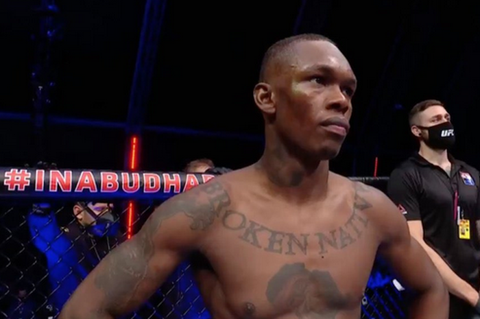 Raja kelas menengah UFC, Israel Adesanya.