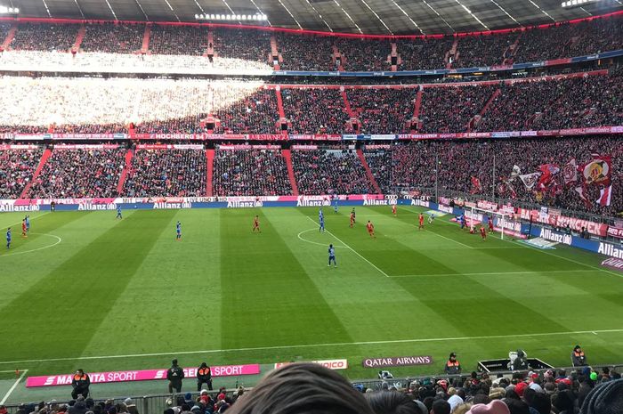 Suasana pertandingan Bayern Muenchen vs Hertha Berlin dari tribune Stadion Allianz Arena, Muenchen, 23 Februari 2019.