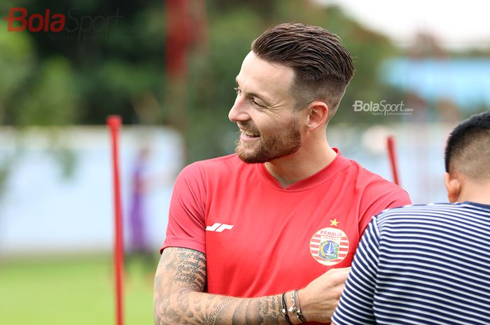 Gelandang Persija Jakarta, Marc Klok, sedang menjalani latihan di Lapangan Sutasoma, Halim, Jakarta Timur (11/3/2020)