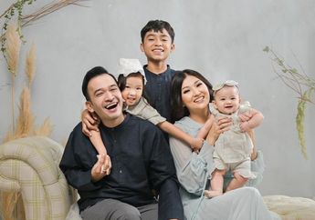 Lewat Cuci Baju, Sarwendah Ajarkan Anak-anak Menghargai Pekerjaan
