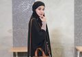 Bukan Lagi Gamis Syar'i, Shireen Sungkar Tampil Beda dengan Jaket Jeans Gombrong Saat Jalan ke Mall dengan Teuku Wisnu