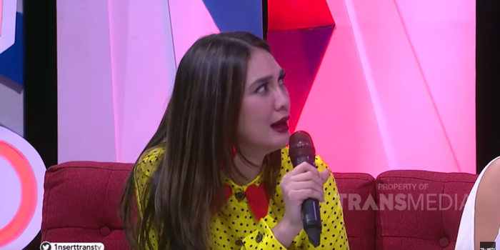 Tatapan penuh arti <a href='https://pontianak.tribunnews.com/tag/luna-maya' title='Luna Maya'>Luna Maya</a> mendengar terawangan <a href='https://pontianak.tribunnews.com/tag/mbak-you' title='Mbak You'>Mbak You</a>