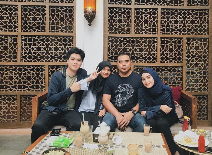 Keluarga Vebby Palwinta