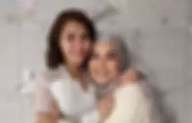 Umi Kalsun sedih Ayu Ting Ting selalu dihujat