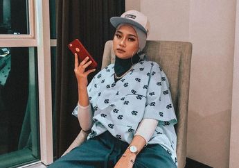 5 Inspirasi Style Swag Buat Hijabers ala Ayuenstar. Kece Abis!