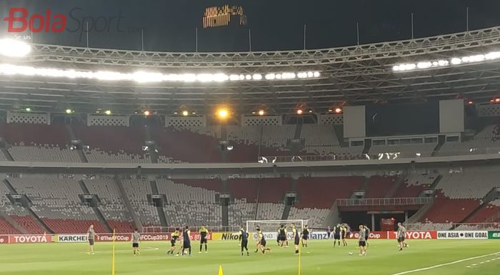 Suasana official training Ceres Negros di Stadion Utama Gelora Bung Karno (SUGBK), Senin (22/4/2019).