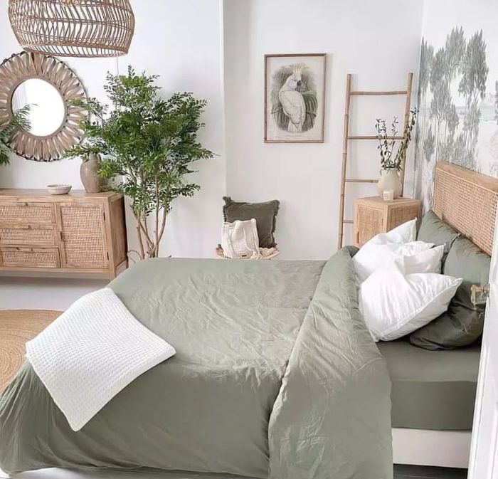 Ide kamar tidur warna sage green atau hijau.