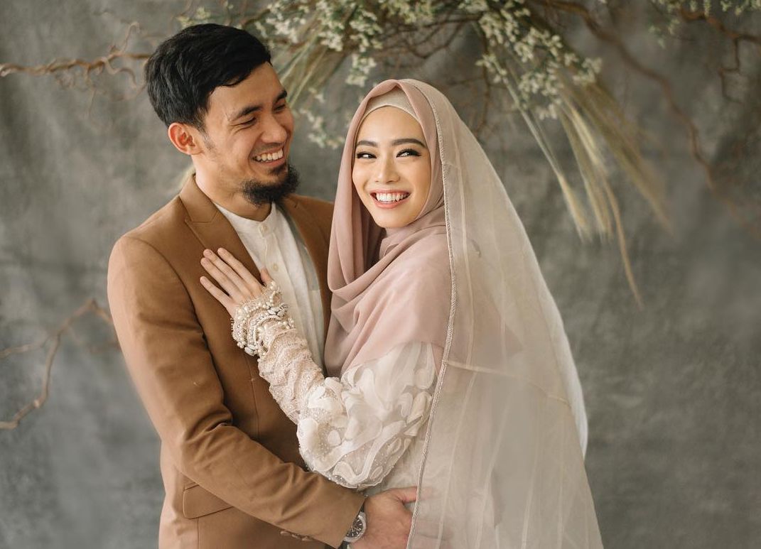 Intip Mesranya Foto Prewedding Lindswell Kwok Dan Achmad Hulaefi