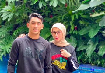 Kalang Kabut Lantaran Putranya Sempat Tak Bisa Pulang di Tengah Wabah Corona yang Mendunia, Marini Zumarnis Kini Sujud Syukur Lihat Daffa Wardhana Muncul di Hari Ulang Tahunnya: Aku Kepikiran Terus...